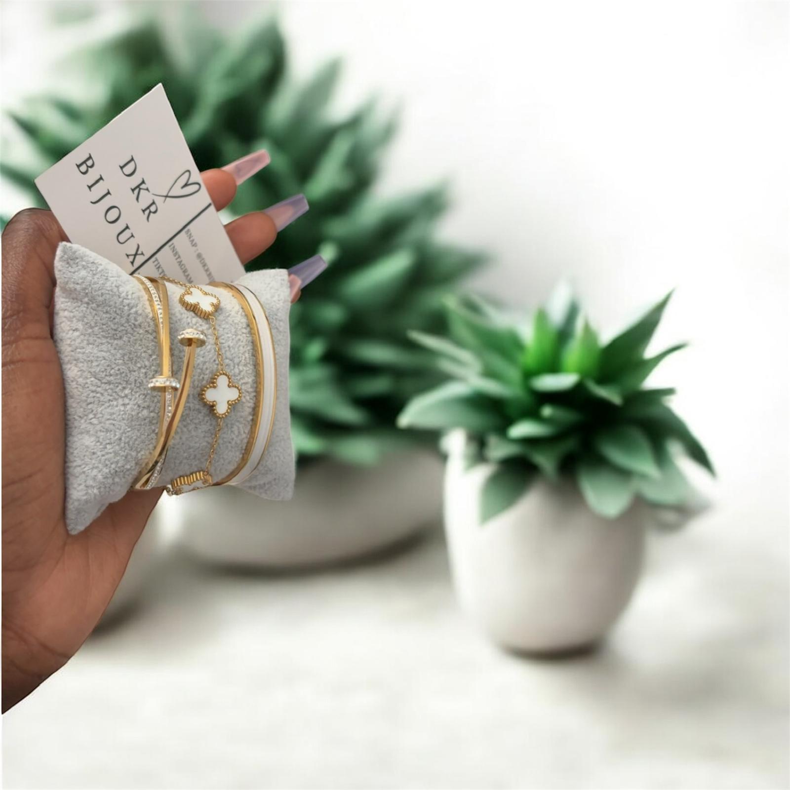White Touch Set