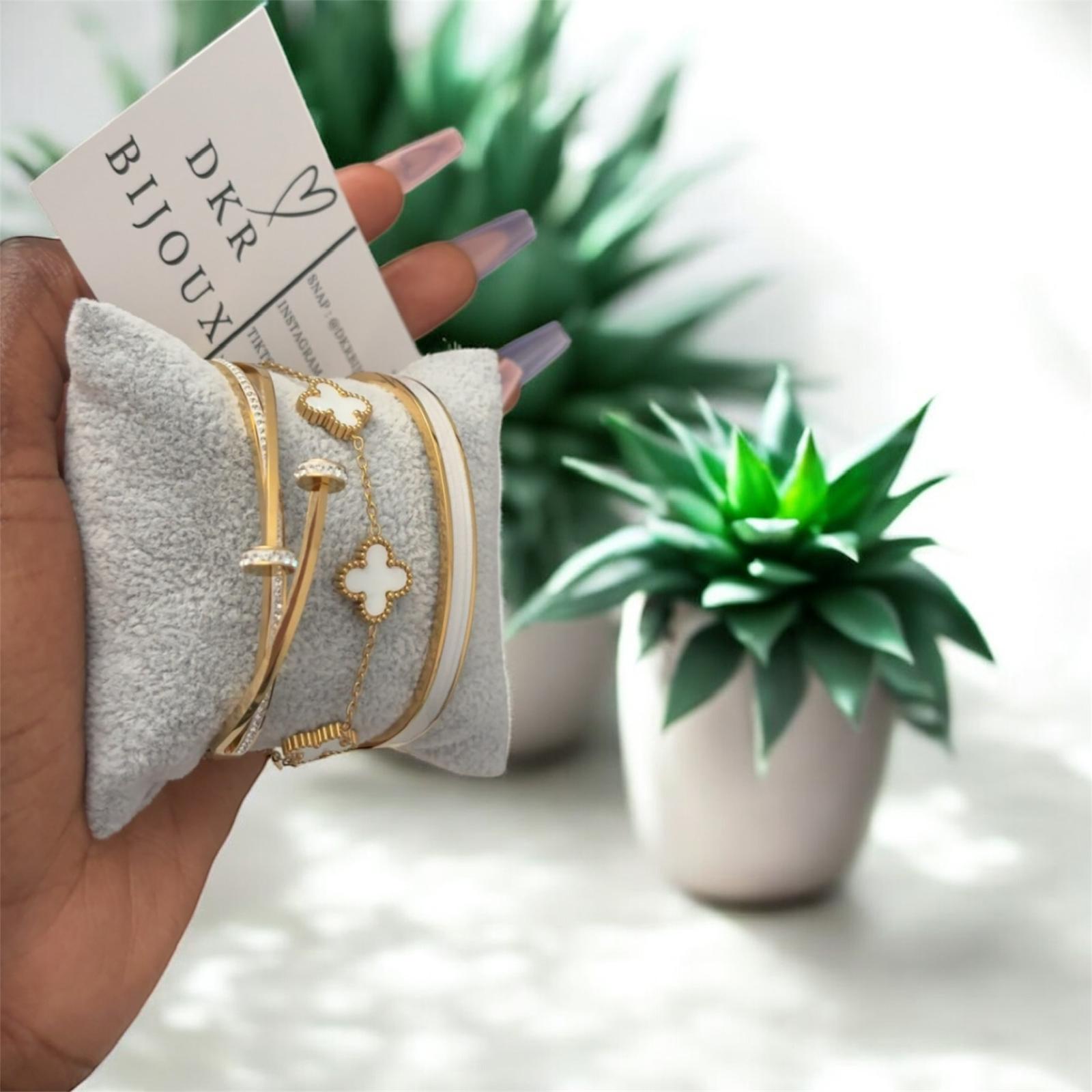 White Touch Set